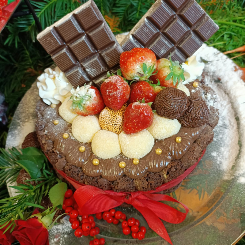 Torta de chocolate recheado decorado1